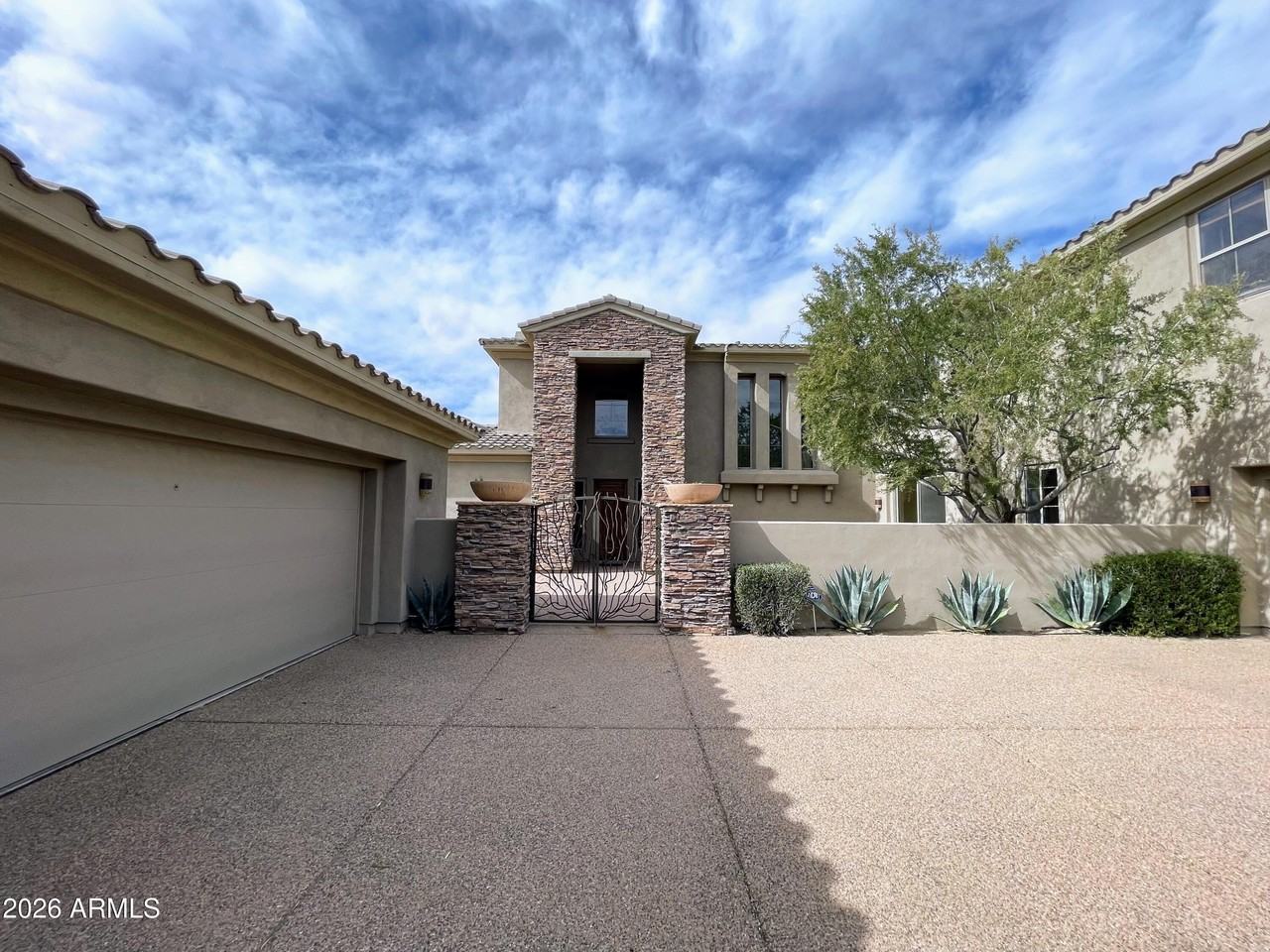 9778 E Jagged Peak Rd - Photo 4 of 37