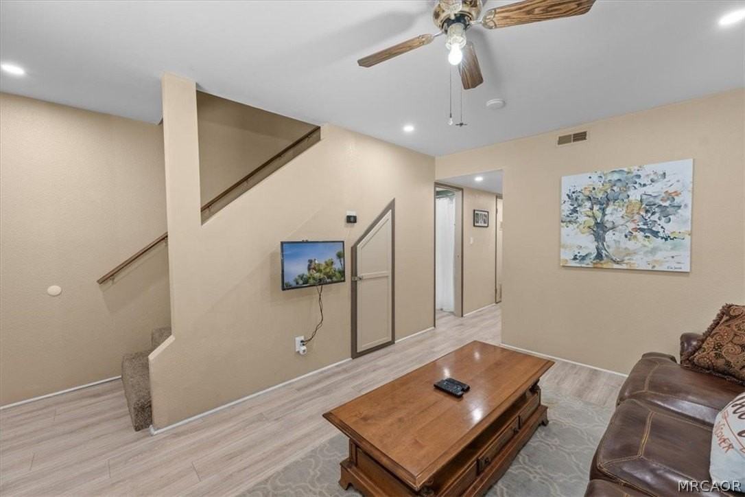 619 Summit Blvd - Photo 5 of 27