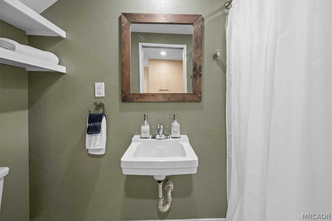 619 Summit Blvd - Photo 7 of 27