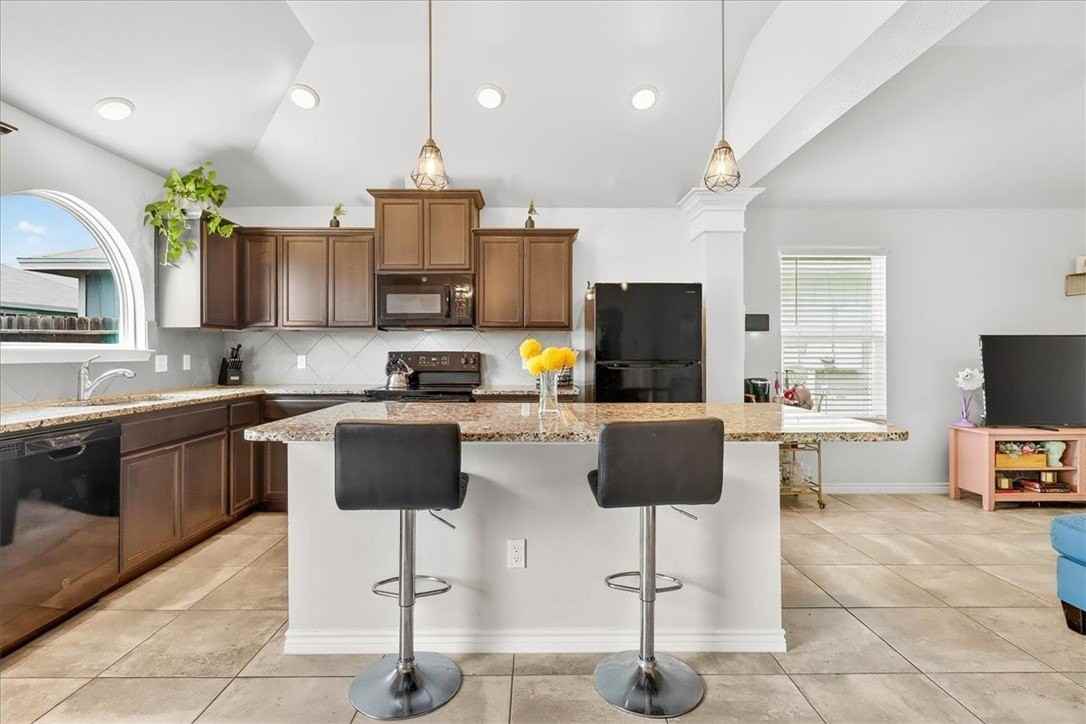 6769 Mikayla St - Photo 2 of 34
