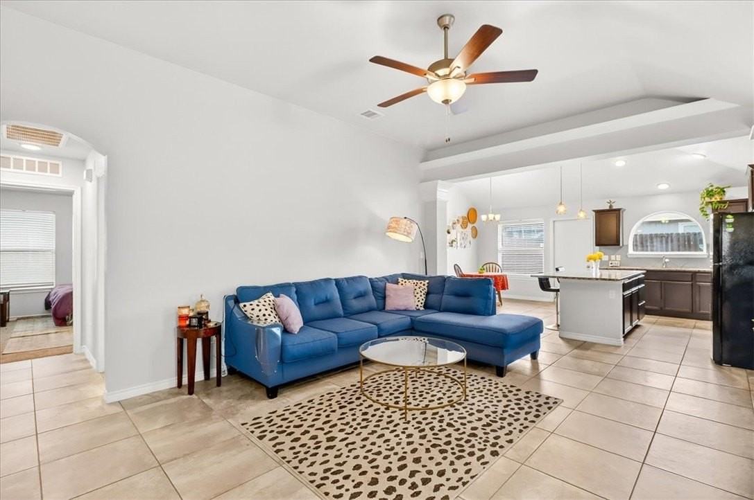 6769 Mikayla St - Photo 4 of 34