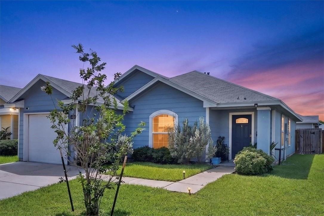 6769 Mikayla St - Photo 6 of 34