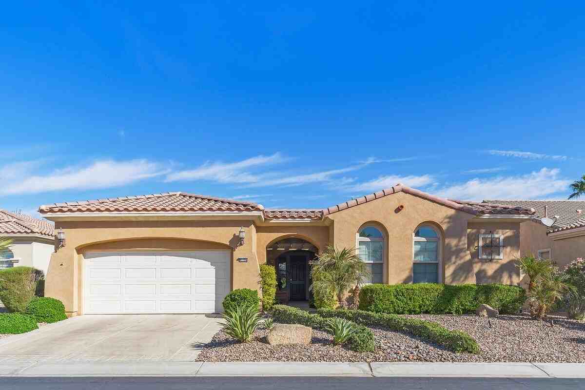 81126 Avenida Lorena - Photo 2 of 50