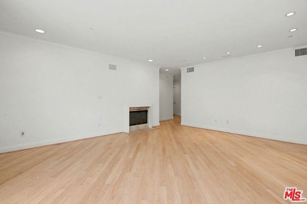 1830 Pelham Ave - Photo 5 of 28
