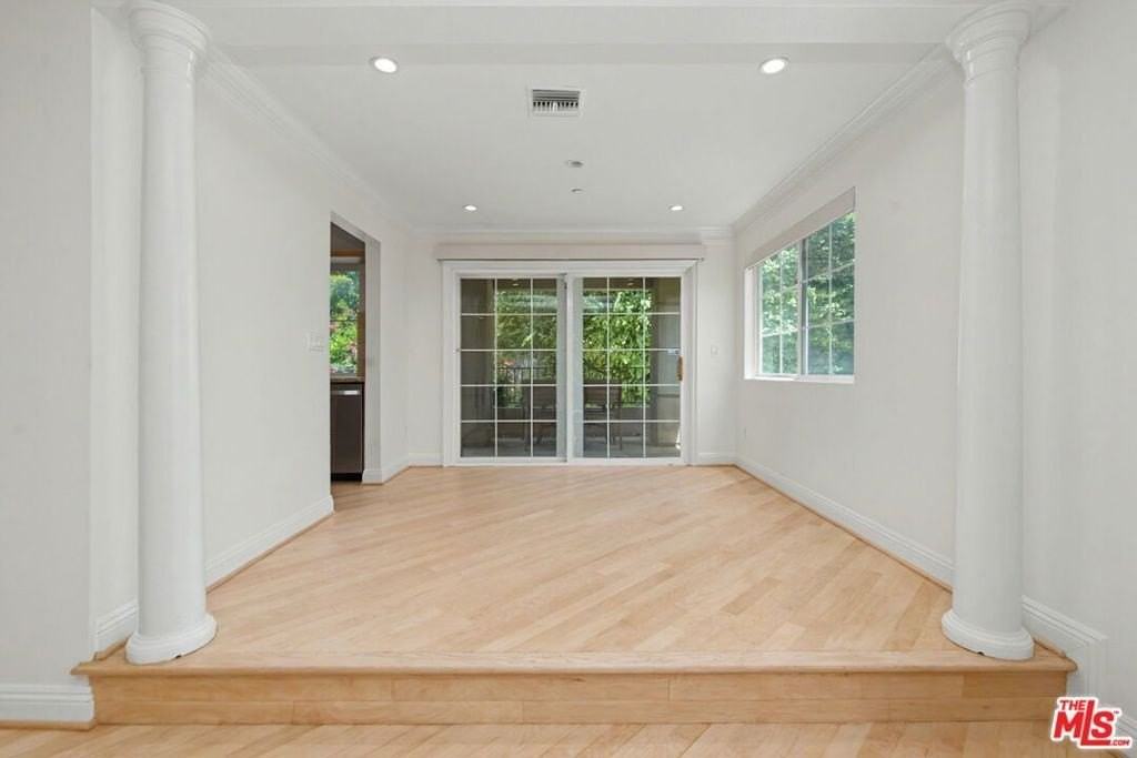 1830 Pelham Ave - Photo 7 of 28