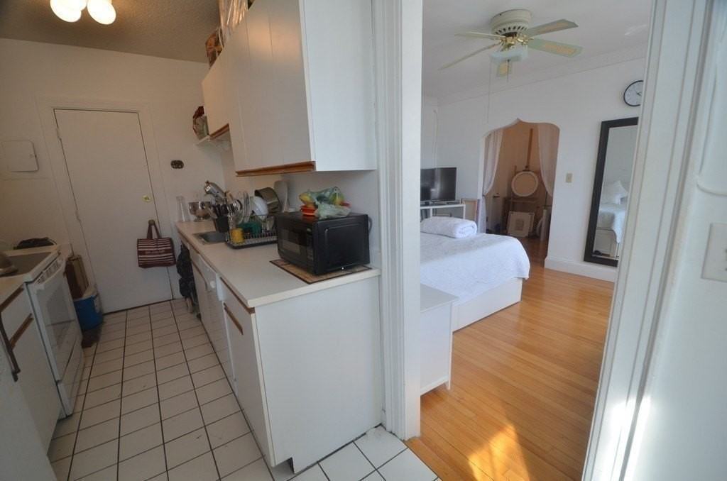 141 Englewood Ave - Photo 6 of 25