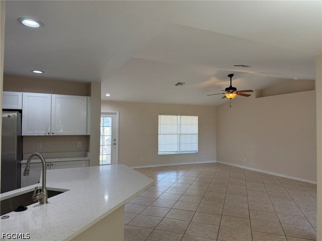 3527 Ne 19th Pl - Photo 7 of 32