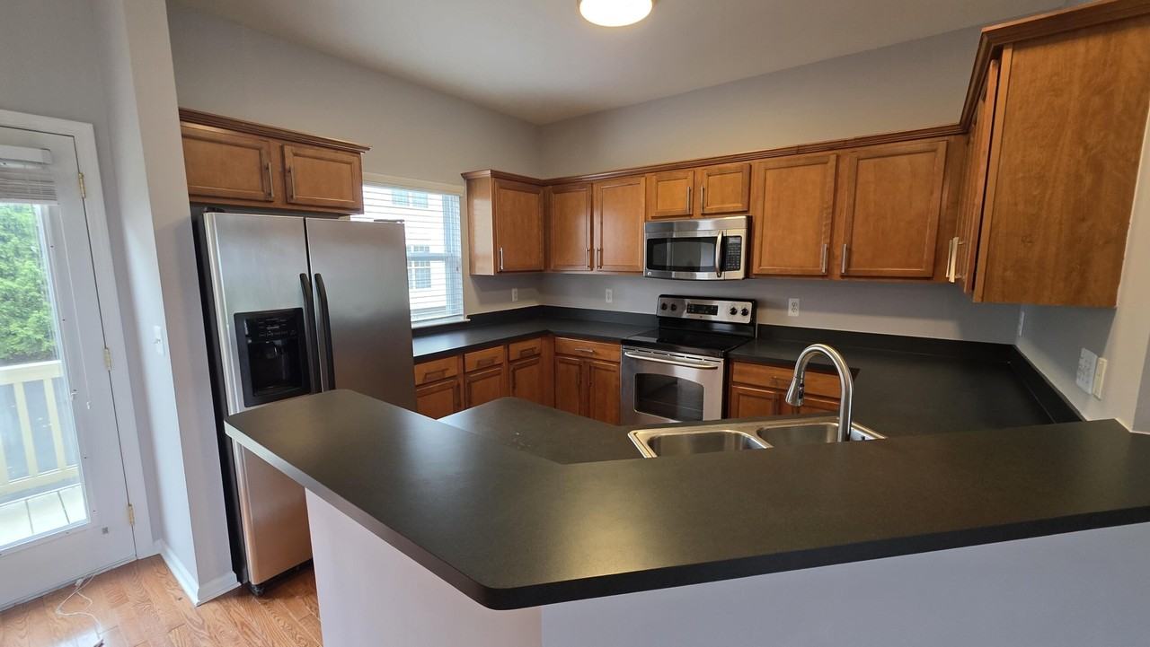 1547 Cass Lake Rd - Photo 5 of 23