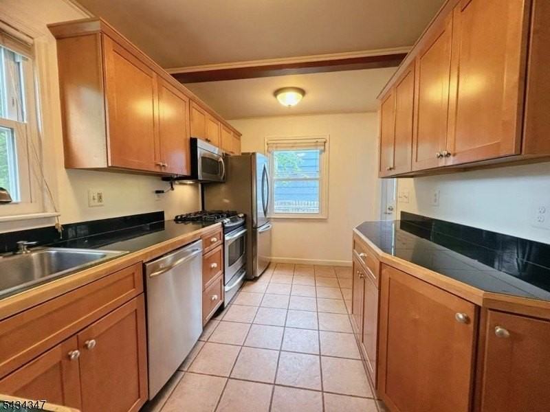 174 N Passaic Ave - Photo 5 of 14