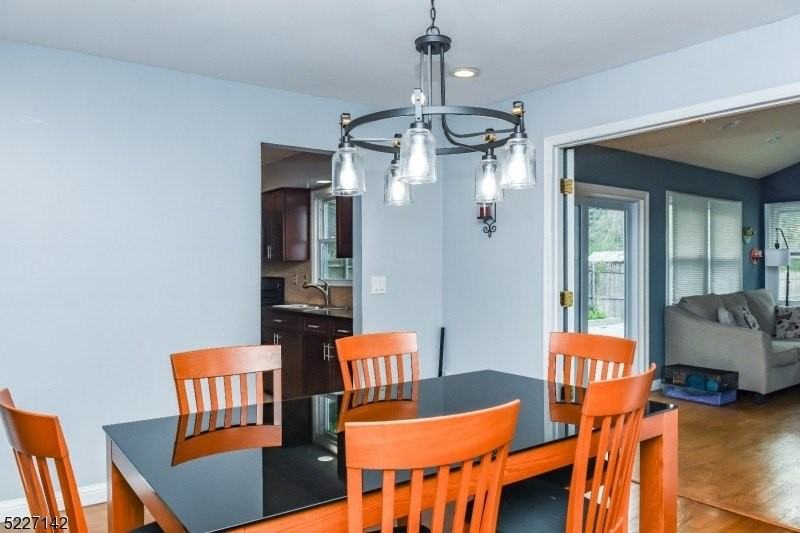 13 Crefeld Ct - Photo 7 of 39