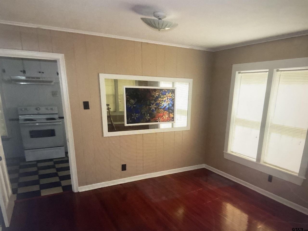 908 W 6th St - Photo 5 of 10