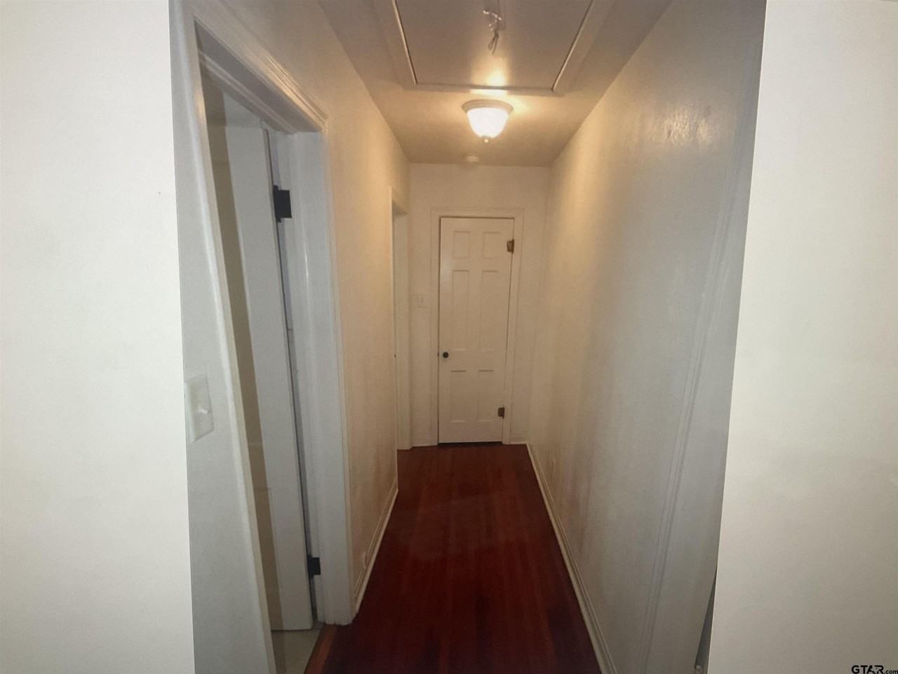 908 W 6th St - Photo 6 of 10