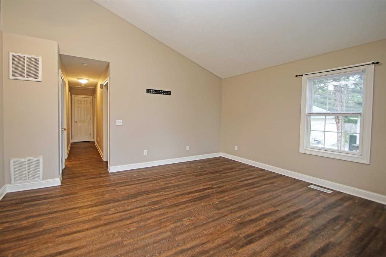 438 W Market St - Photo 3 of 17