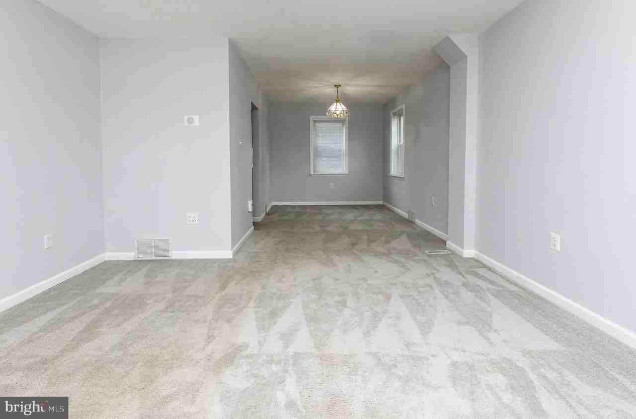 1726 Redwood Ave - Photo 4 of 29