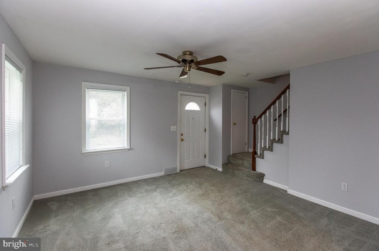 1726 Redwood Ave - Photo 5 of 29