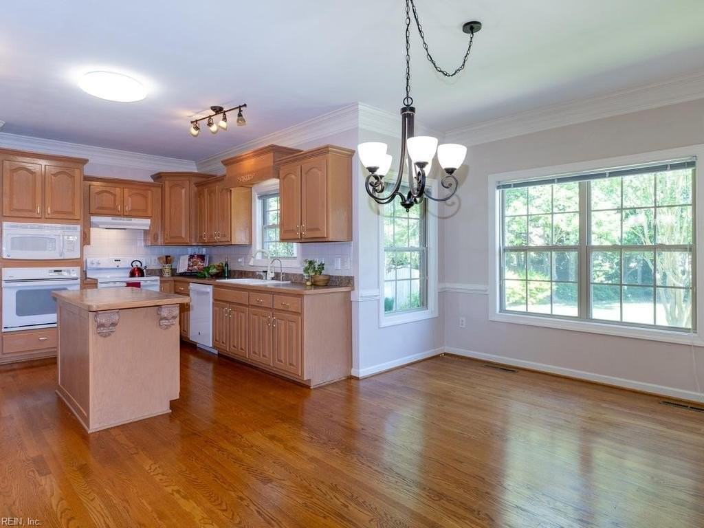 138 Greengable Way - Photo 7 of 48
