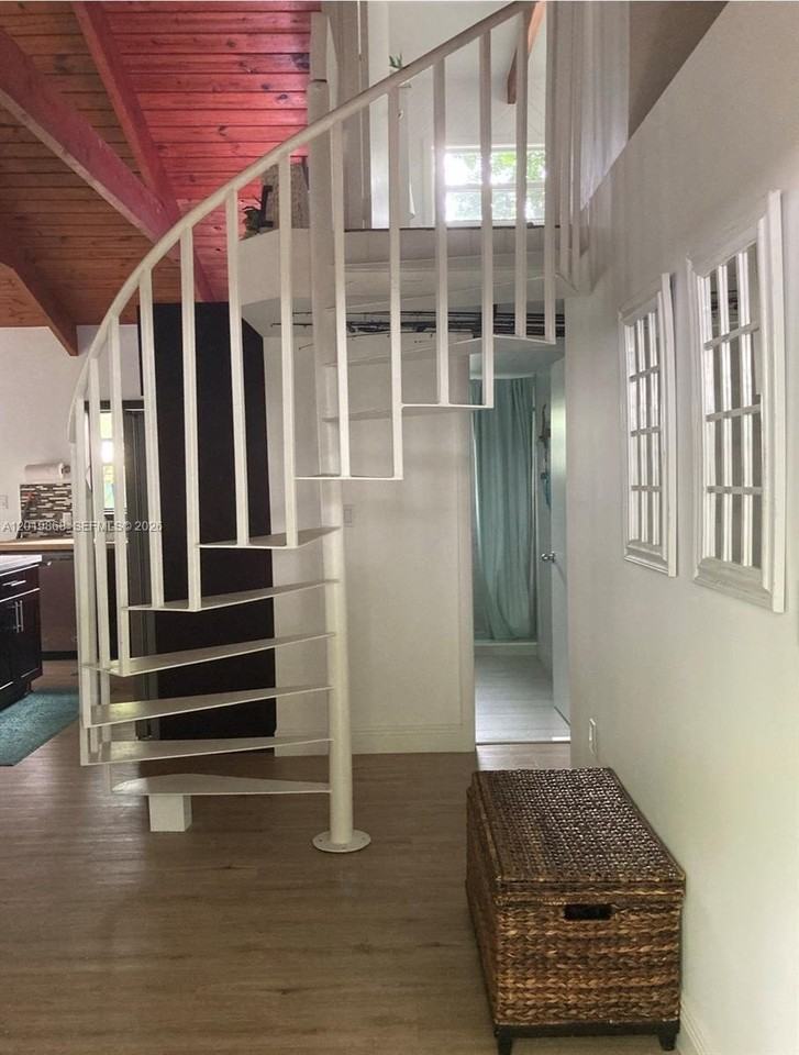 130 Gumbo Limbo Dr #130 - Photo 3 of 10