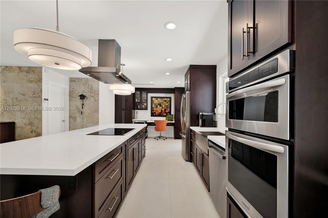 13023 Sw 6th St - Photo 4 of 46