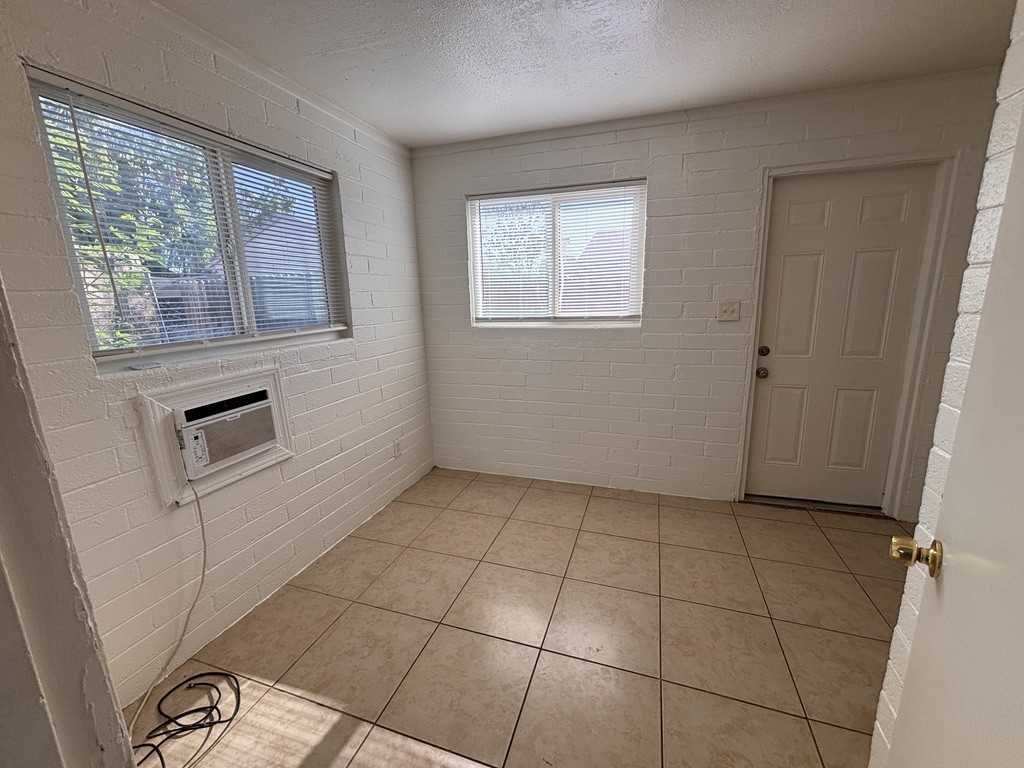 220 S 3rd St #220 - Photo 4 of 7
