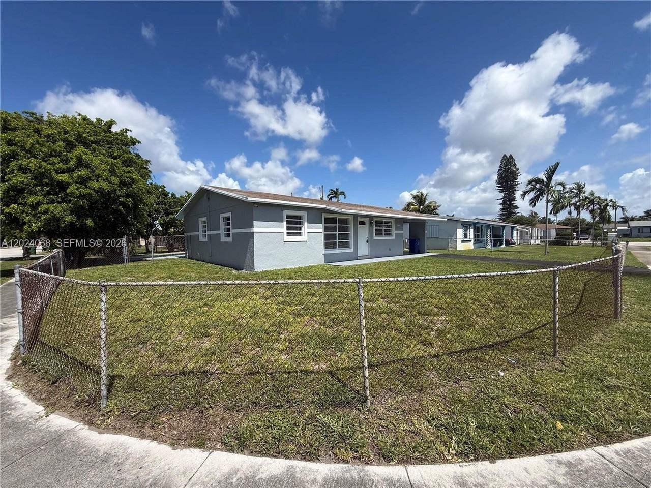2161 Nw 26th Ave - Photo 2 of 43