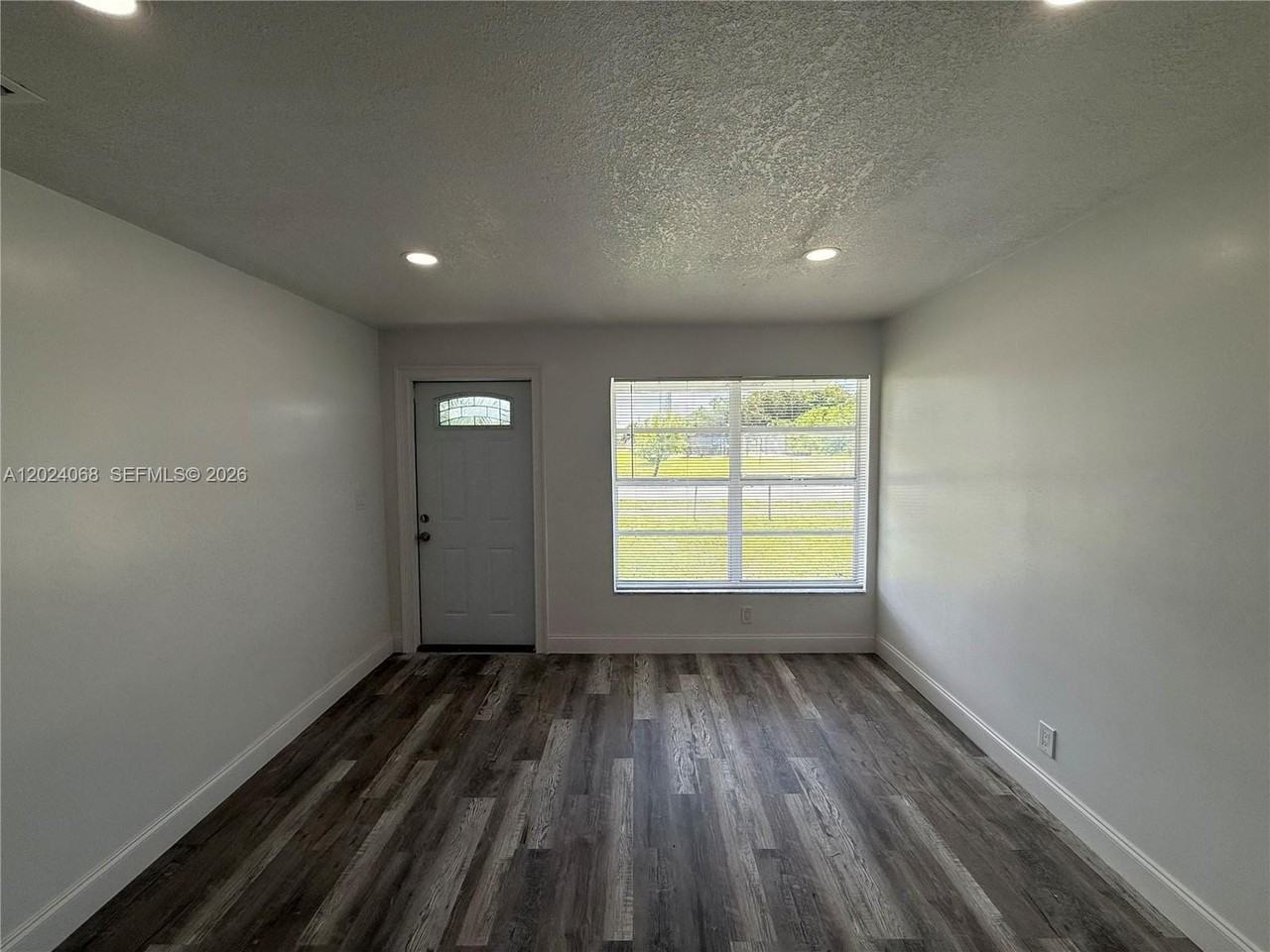 2161 Nw 26th Ave - Photo 6 of 43