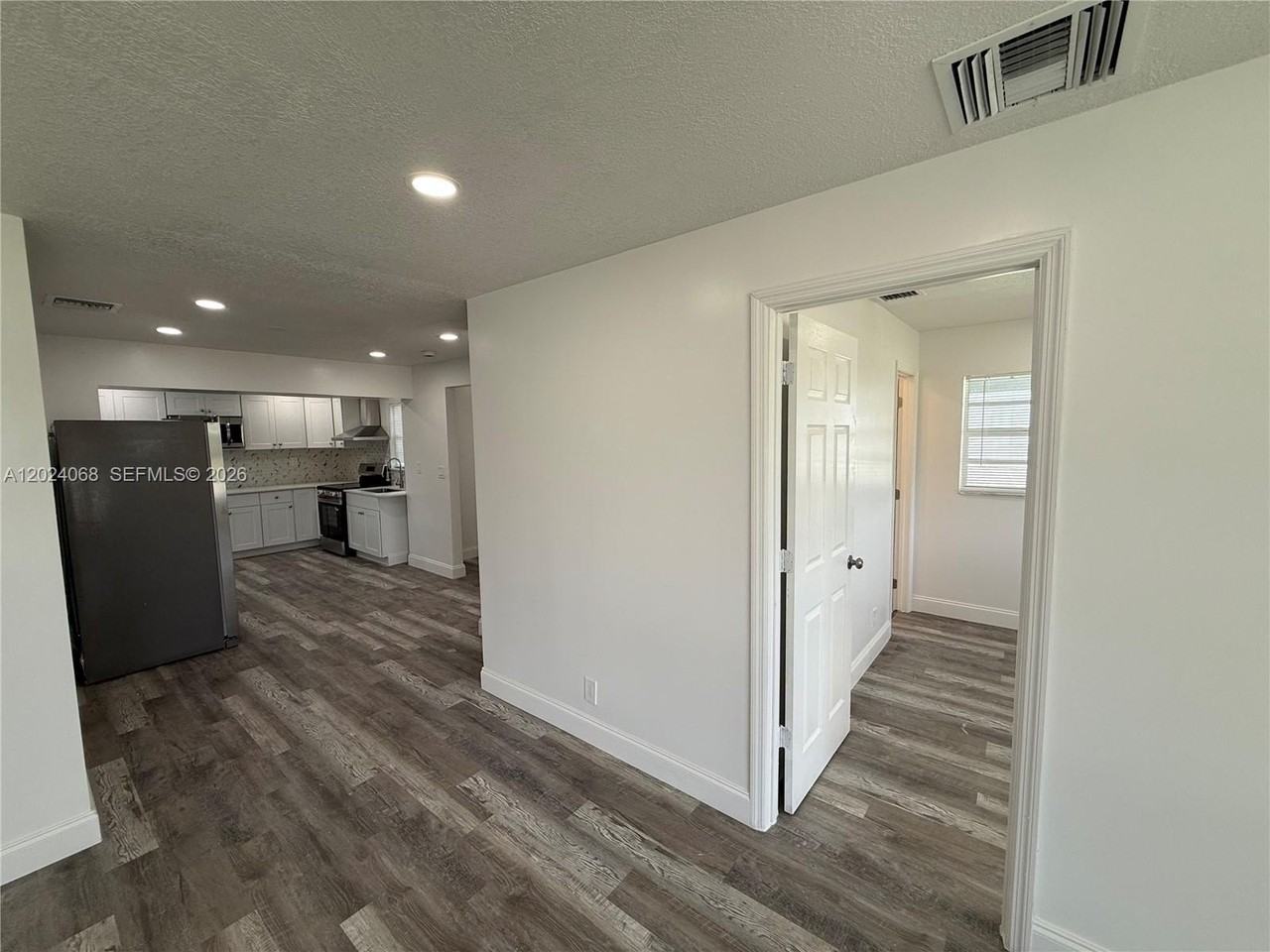 2161 Nw 26th Ave - Photo 7 of 43