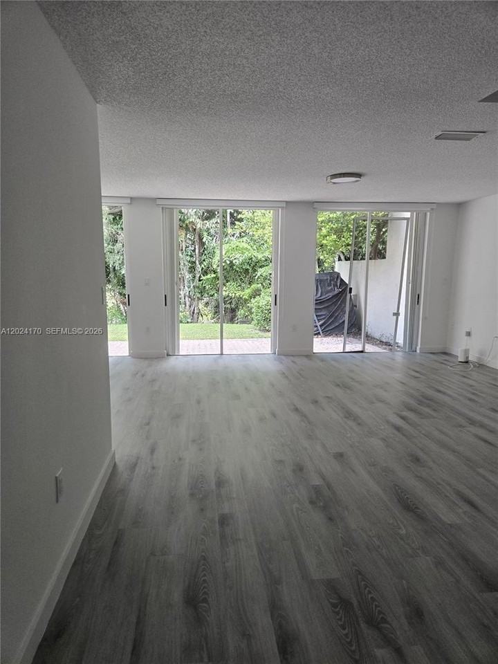 9835 Nw 43rd Ter #9835 - Photo 3 of 24