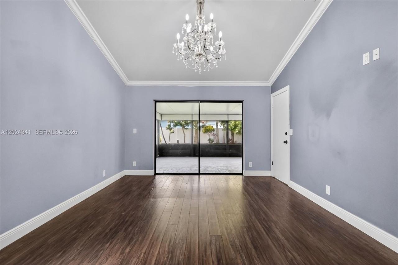 9654 Sun Pointe Dr - Photo 3 of 50