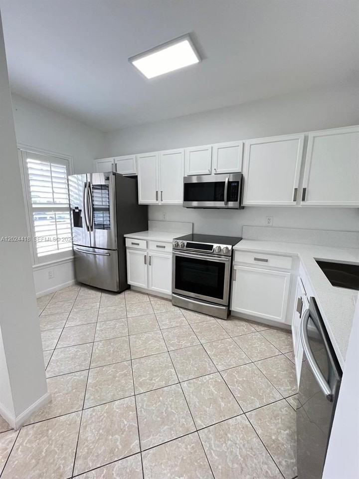 6953 Crooked Fence Dr - Photo 2 of 12