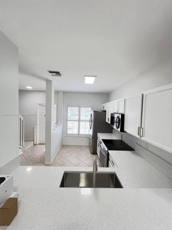 6953 Crooked Fence Dr - Photo 4 of 12