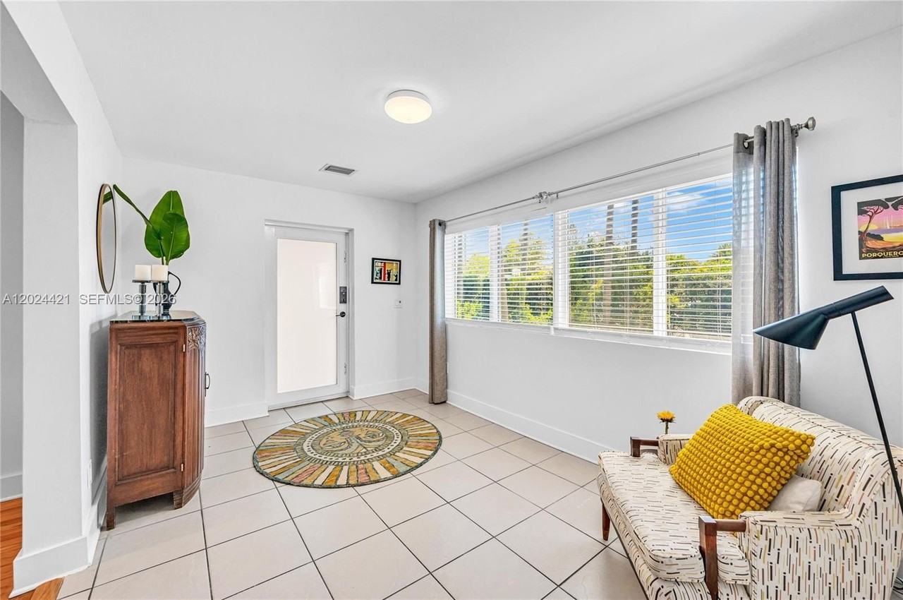 1337 Sw 15th St - Photo 7 of 25