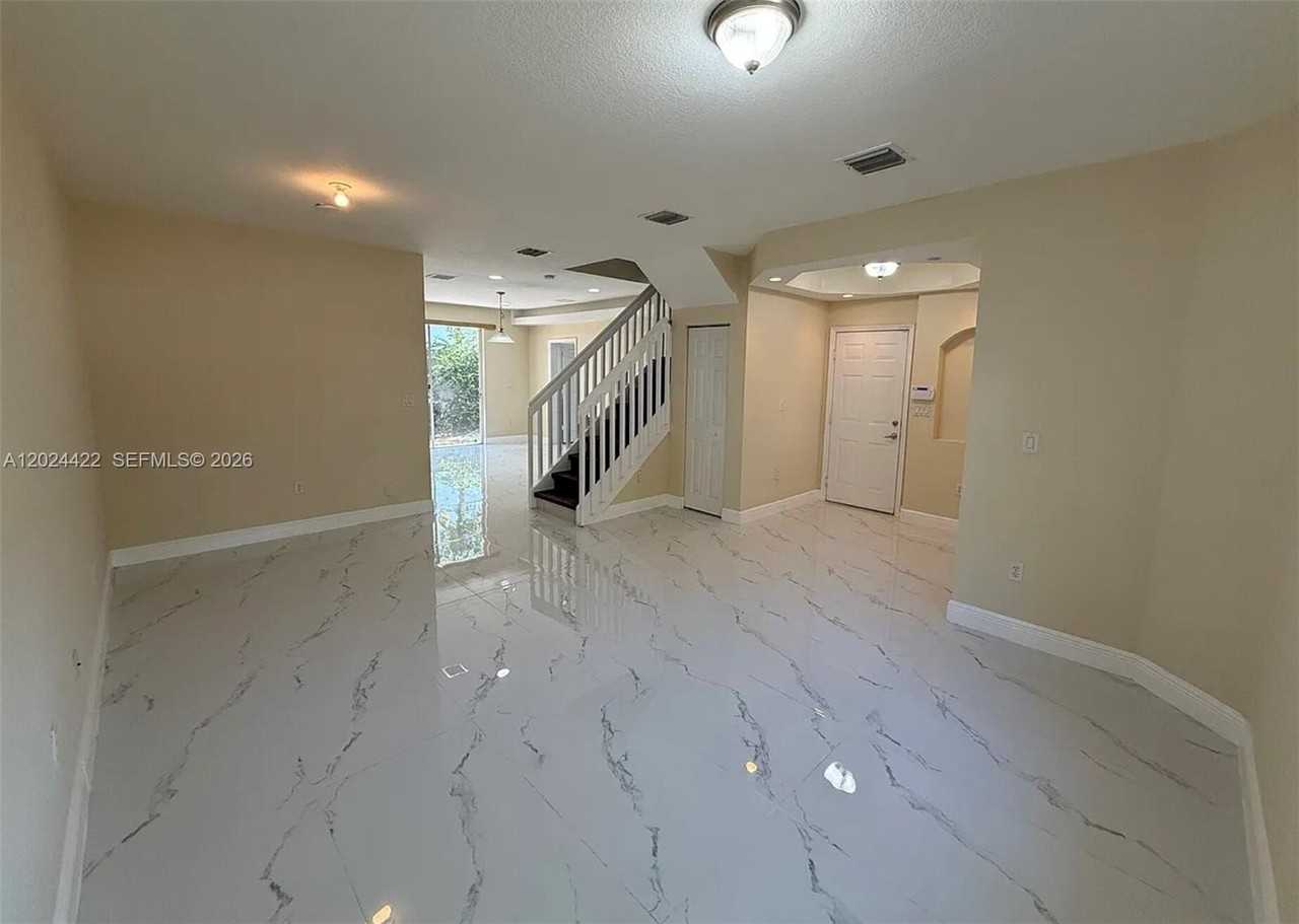 6542 Hidden Cove Dr #4-4 - Photo 3 of 13