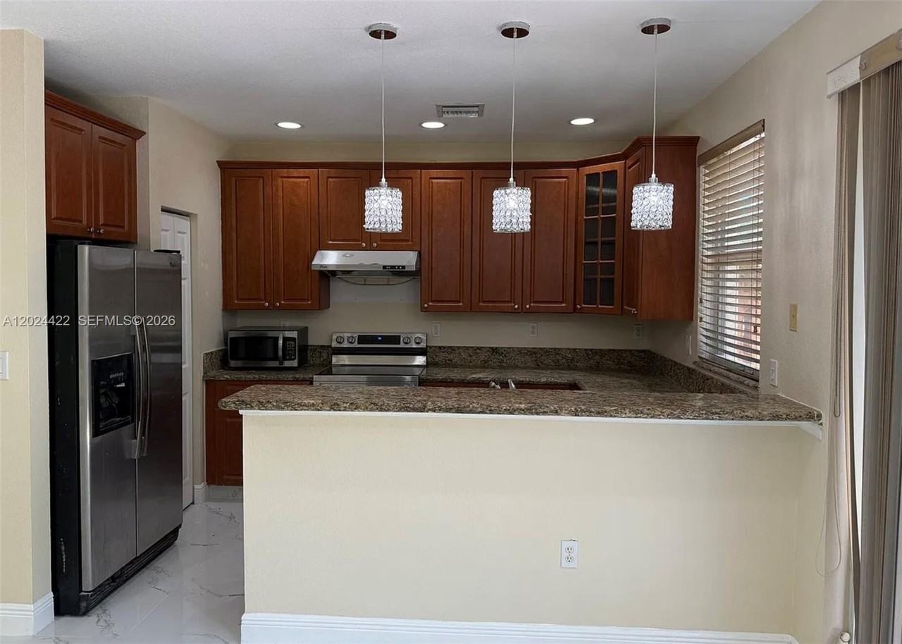 6542 Hidden Cove Dr #4-4 - Photo 4 of 13