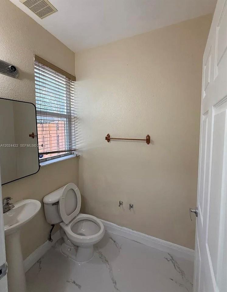 6542 Hidden Cove Dr #4-4 - Photo 6 of 13