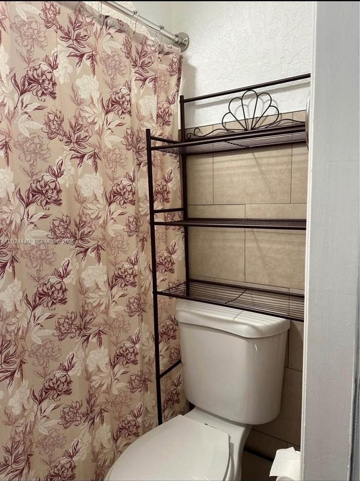 17649 Sw 142nd Ct - Photo 4 of 6