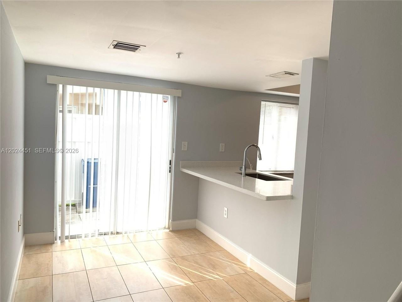 143 Riviera Cir #143 - Photo 4 of 19