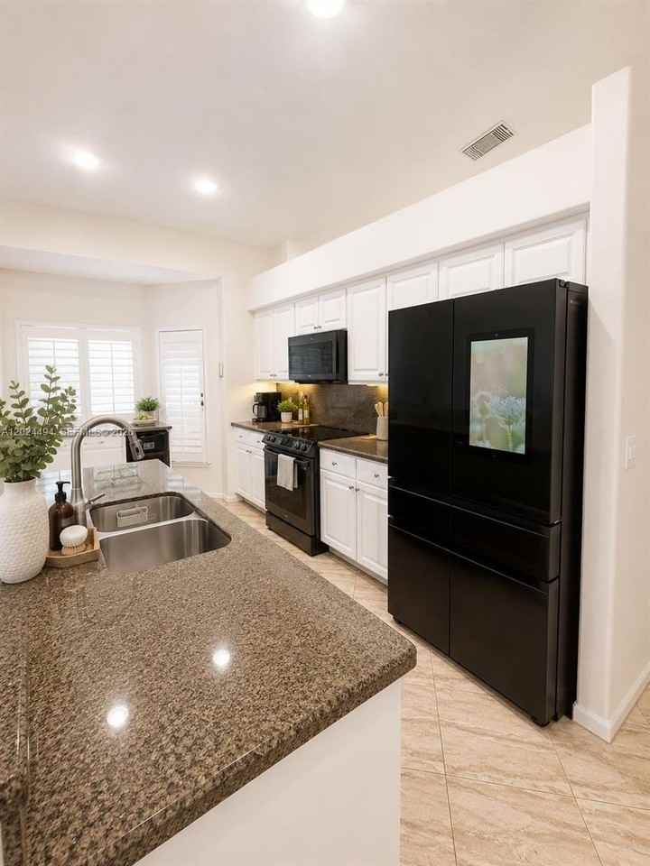 4938 Sw 33rd Way - Photo 3 of 13