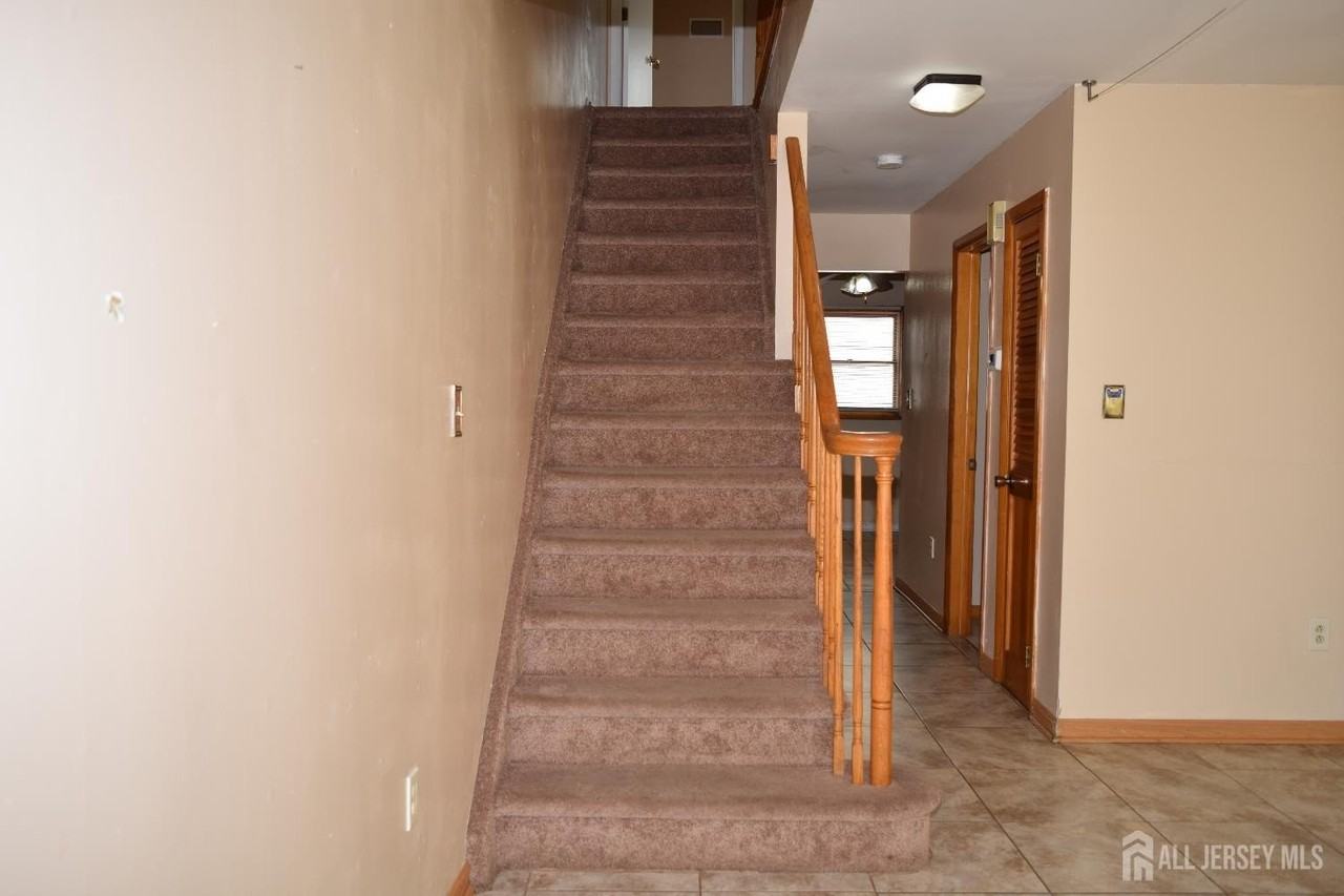 172 Roosevelt Ave #C - Photo 4 of 25