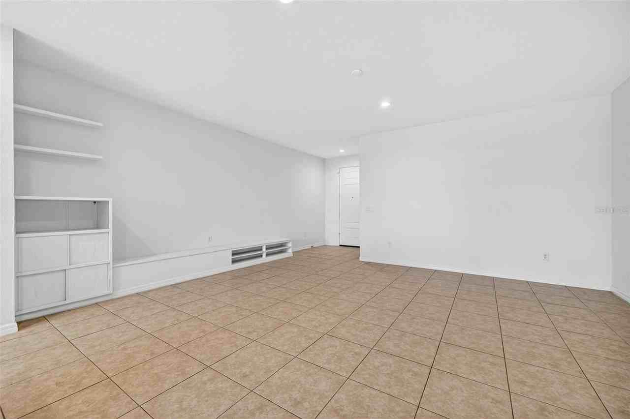 8667 Canyon Creek Trl - Photo 7 of 41