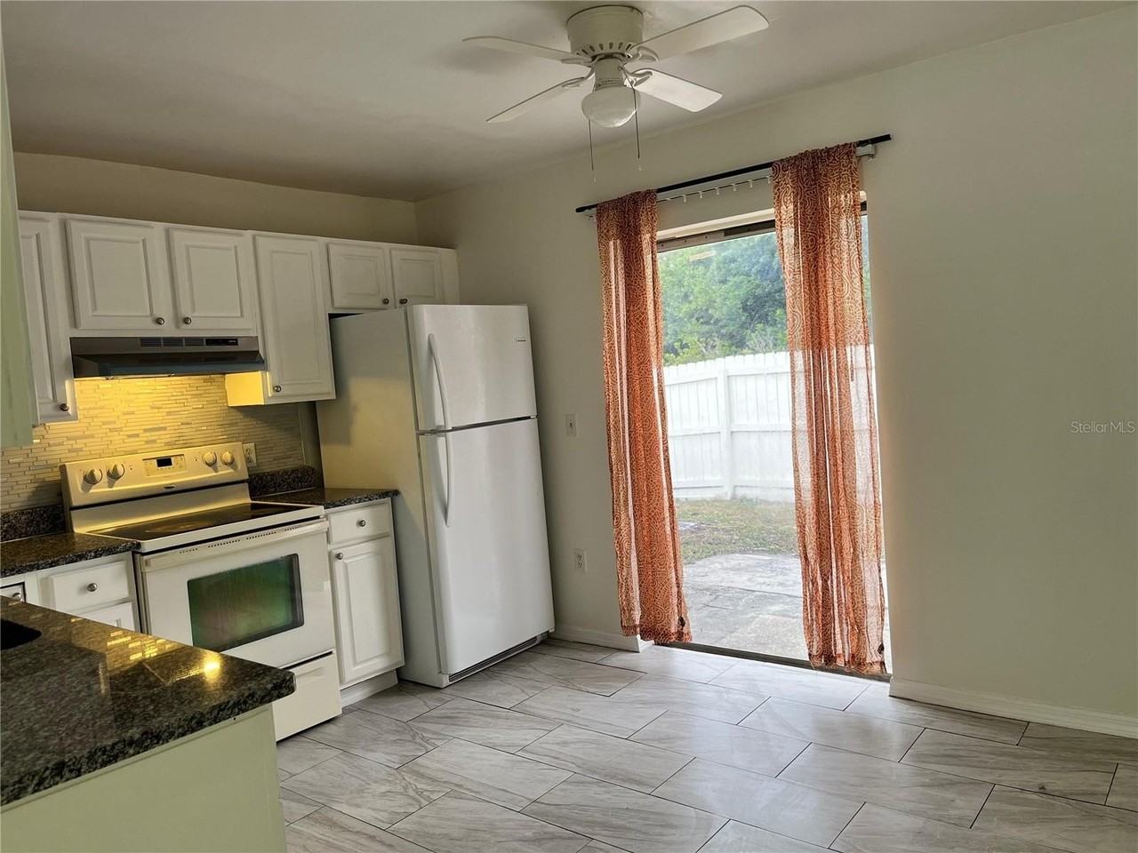 1198 Calanda Ave - Photo 2 of 14