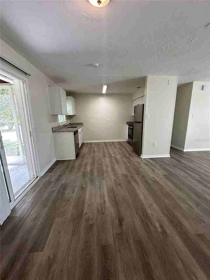 1343 Croyle Dr - Photo 5 of 17