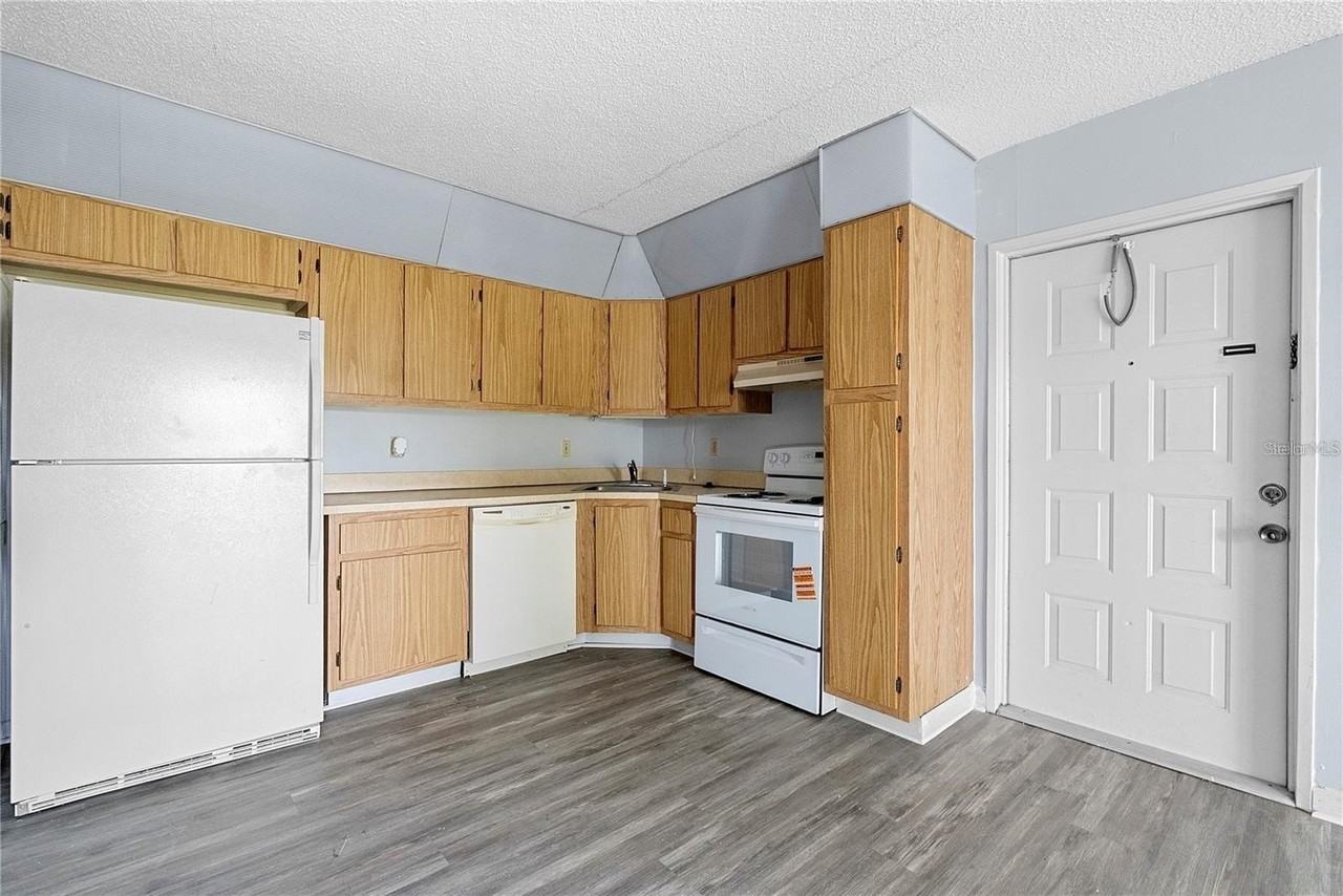 8203 Sun Spring Cir #62 - Photo 7 of 17