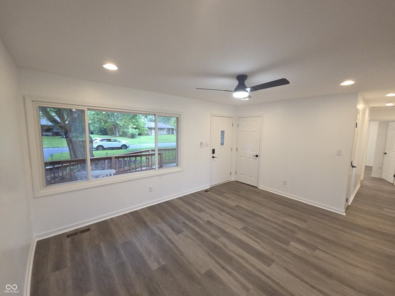 10735 Vali Dr - Photo 4 of 19