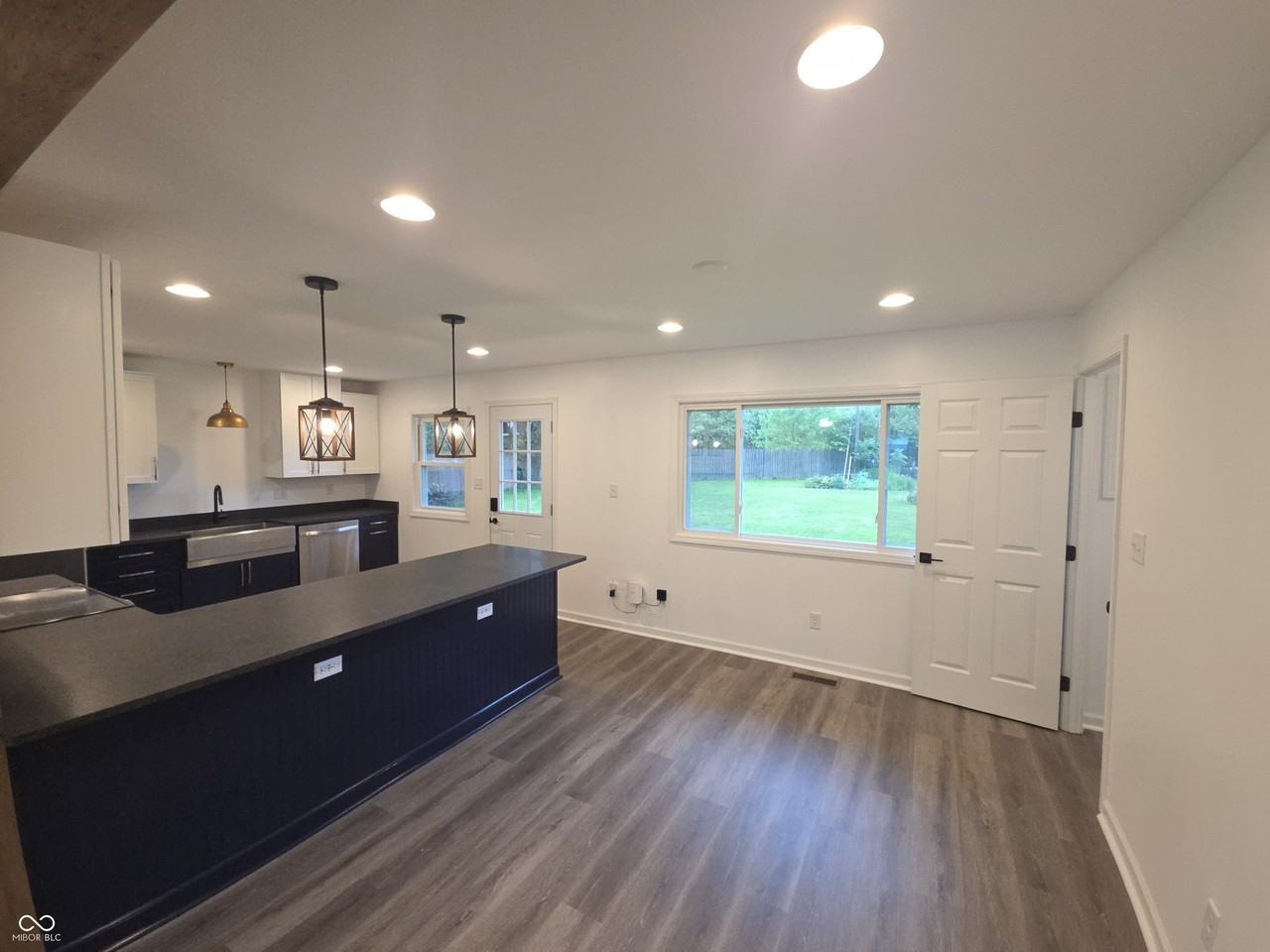 10735 Vali Dr - Photo 5 of 19