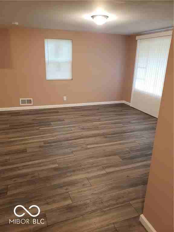 3233 Ralston Ave - Photo 3 of 8