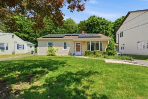 featured image of 15 Forshee St
