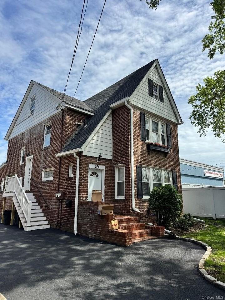 576 Liberty Ave - Photo 2 of 3
