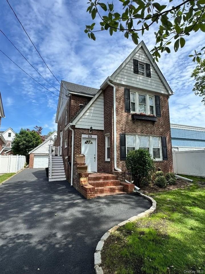 576 Liberty Ave - Photo 3 of 3