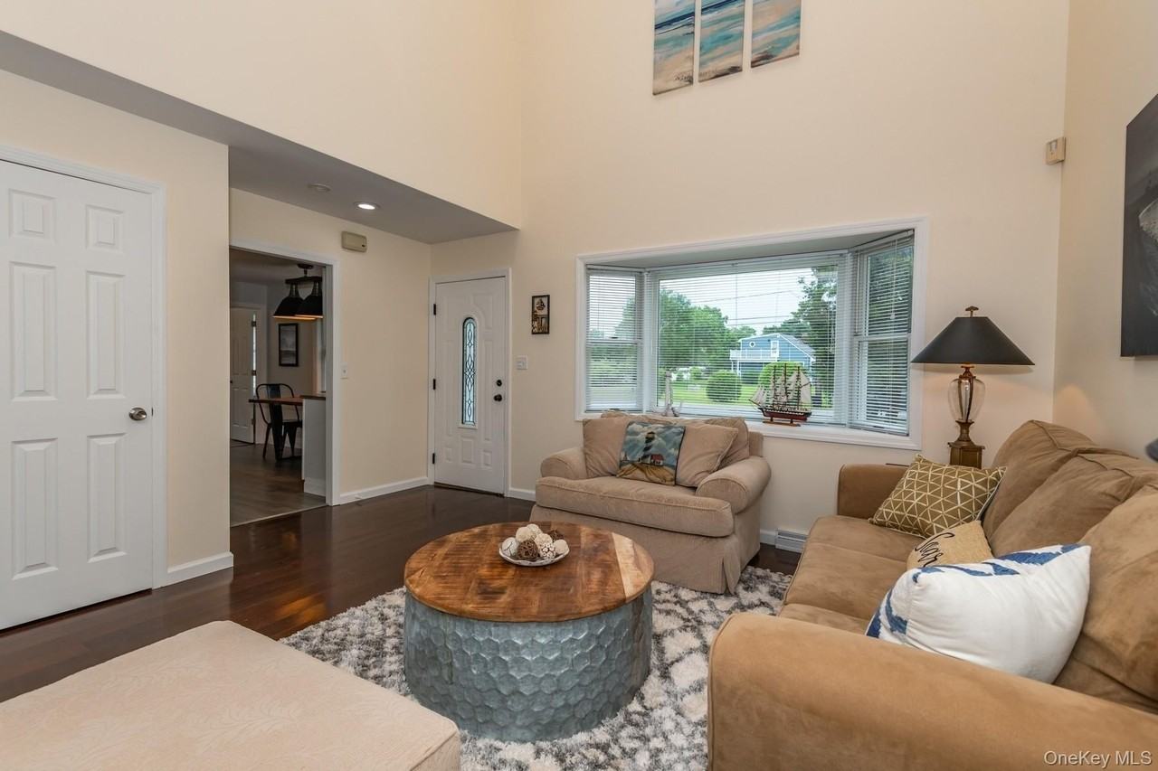 5 Hyler Dr - Photo 3 of 18