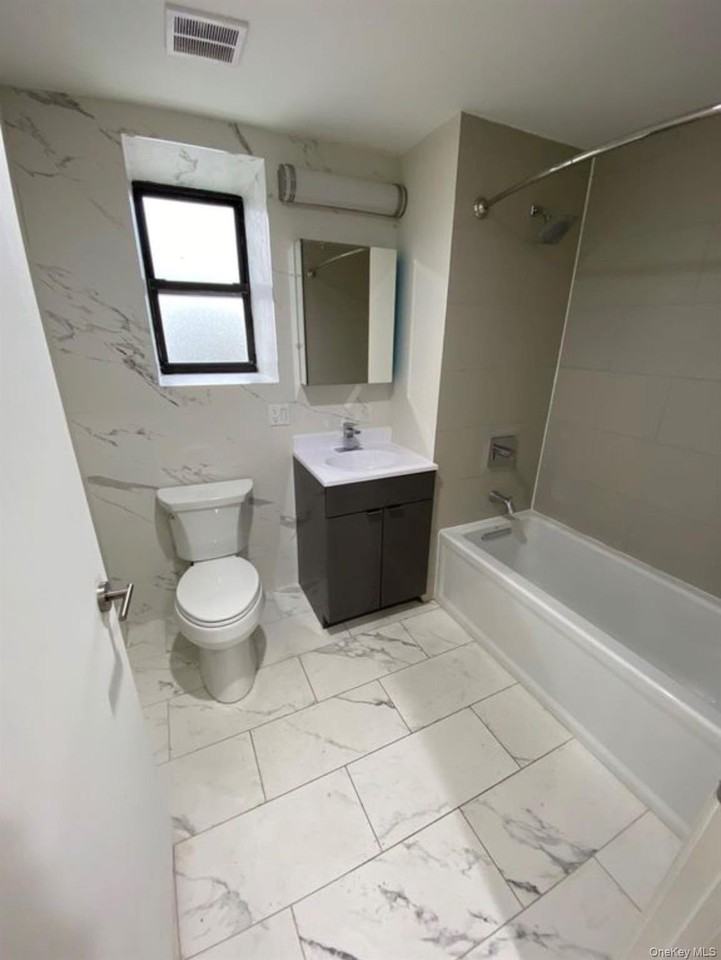 2705 41st Ave #3G - Photo 7 of 8